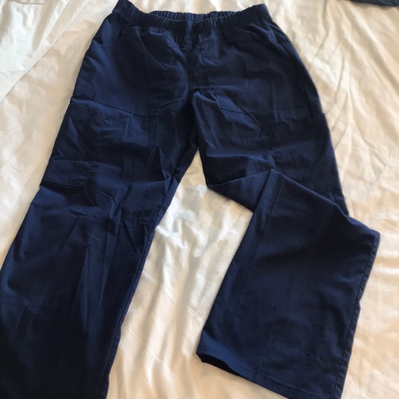 Scrub set. Like new! - Picture 2 of 2